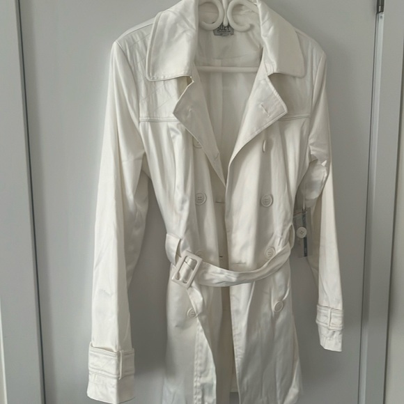 Coat - Picture 2 of 2